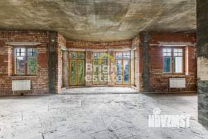 Дом 600м&sup2;, 3-этажный, участок 19 сот.  