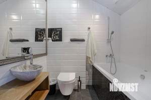 Дом 340м², 2-этажный, участок 15 сот.  