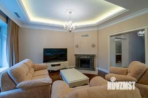 Коттедж 215м², 2-этажный, участок 10 сот.  