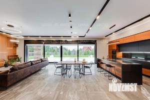 Коттедж 540м², 2-этажный, участок 25 сот.  