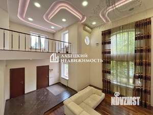 Дом 742м², 4-этажный, участок 19 сот.  