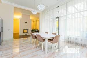 Дом 450м², 2-этажный, участок 7 сот.  