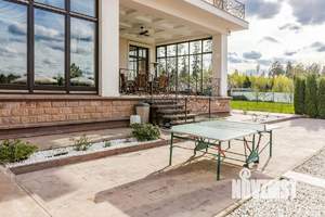 Коттедж 1660м², 2-этажный, участок 25 сот.  