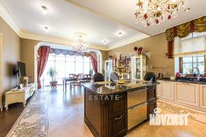 Дом 900м², 3-этажный, участок 17 сот.  