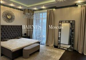 Дом 400м&sup2;, 3-этажный, участок 5 сот.  