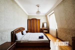 Дом 1500м², 4-этажный, участок 40 сот.  