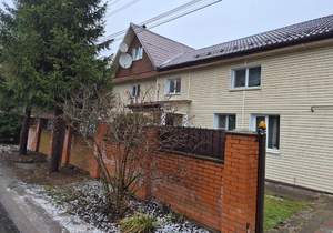 Дом 244м&sup2;, 2-этажный, участок 8 сот.  