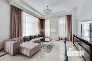 Коттедж 380м², 2-этажный, участок 12 сот.  