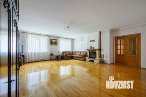 Коттедж 289м², 2-этажный, участок 6 сот.  