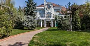 Дом 760м², 3-этажный, участок 30 сот.  