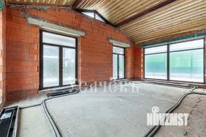 Дом 258м&sup2;, 2-этажный, участок 842 сот.  