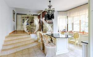 Дом 760м², 3-этажный, участок 30 сот.  