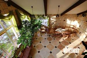 Коттедж 425м², 3-этажный, участок 15 сот.  