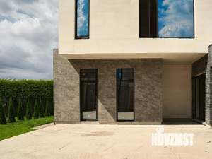 Дом 393м², 2-этажный, участок 8 сот.  