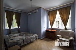 Дом 250м², 4-этажный, участок 13 сот.  