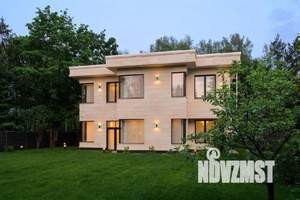 Коттедж 250м², 2-этажный, участок 10 сот.  