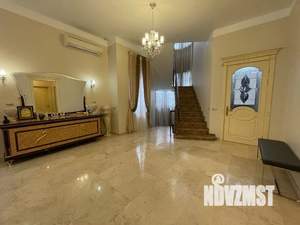 Таунхаус 350м², 3-этажный, участок 8 сот.  