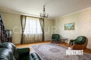 Дом 208м², 2-этажный, участок 8 сот.  