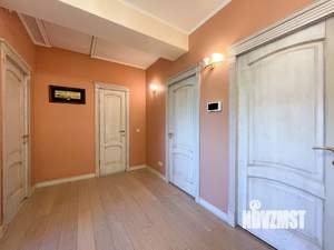 Коттедж 310м², 2-этажный, участок 10 сот.  