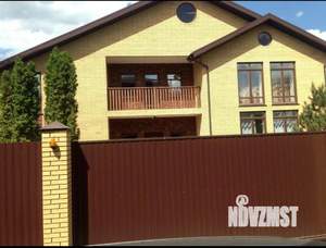 Коттедж 500м², 2-этажный, участок 10 сот.  