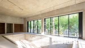 Дом 1700м², 2-этажный, участок 46 сот.  