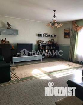 Дом 250м², 2-этажный, участок 6 сот.  