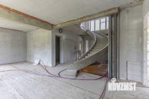 Дом 560м², 2-этажный, участок 17 сот.  