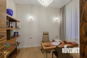 Коттедж 300м², 2-этажный, участок 10 сот.  