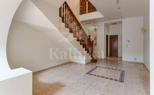 Дом 370м², 2-этажный, участок 0 сот.  