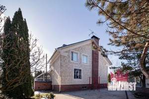 Коттедж 450м², 3-этажный, участок 15 сот.  