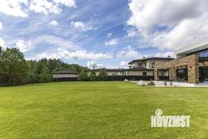 Коттедж 540м², 2-этажный, участок 25 сот.  