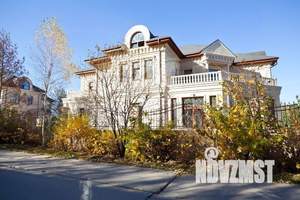 Дом 1291м², 3-этажный, участок 20 сот.  