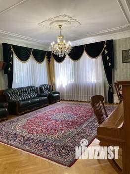 Коттедж 692м², 3-этажный, участок 22 сот.  