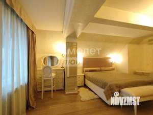 Дом 555м², 3-этажный, участок 29 сот.  