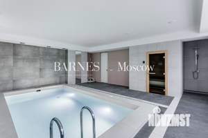 Дом 800м&sup2;, 2-этажный, участок 15 сот.  