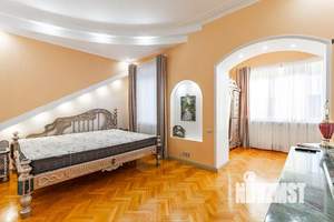 Дом 577м², 4-этажный, участок 13 сот.  