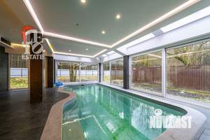 Дом 245м&sup2;, 2-этажный, участок 7 сот.  