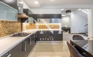 Дом 199м², 2-этажный, участок 2 сот.  