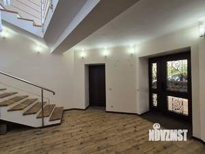 Таунхаус 368м², 3-этажный, участок 1 сот.  