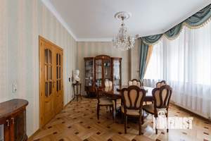 Коттедж 522м², 3-этажный, участок 9 сот.  