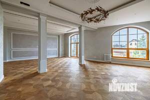 Дом 1000м², 2-этажный, участок 19 сот.  