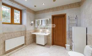 Дом 602м&sup2;, 2-этажный, участок 40 сот.  