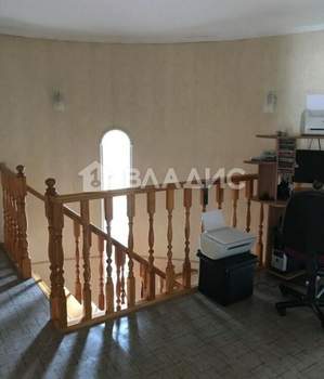 Дом 250м², 3-этажный, участок 6 сот.  