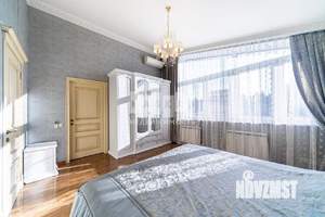 Дом 300м², 3-этажный, участок 10 сот.  