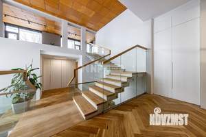 Коттедж 800м², 2-этажный, участок 15 сот.  