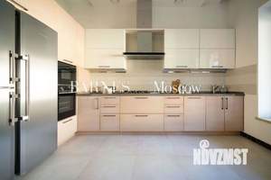 Дом 600м&sup2;, 2-этажный, участок 19 сот.  