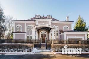 Дом 700м², 2-этажный, участок 20 сот.  