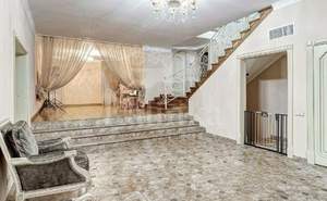 Дом 800м², 2-этажный, участок 0 сот.  