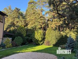 Коттедж 250м², 3-этажный, участок 25 сот.  