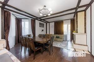 Дом 400м², 3-этажный, участок 10 сот.  